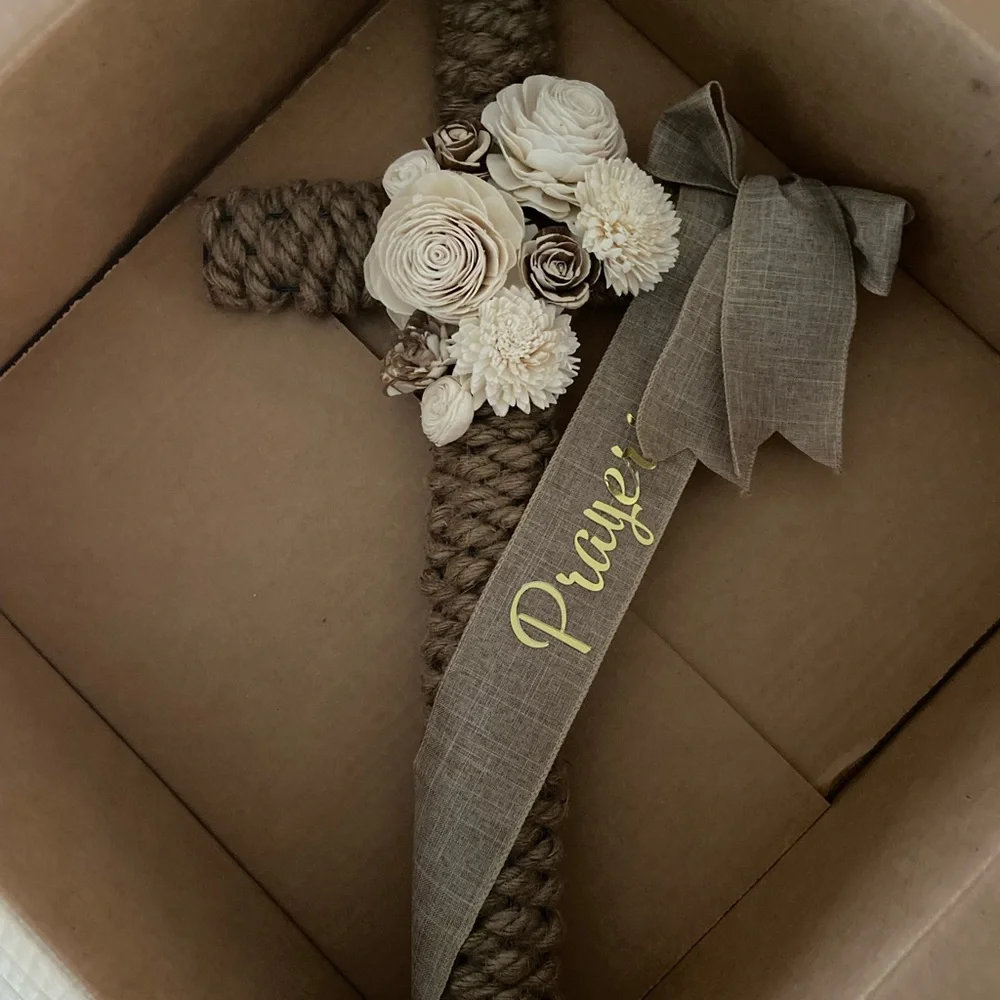 Cross wreath - Picture 1 of 5